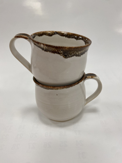 Kubek ceramiczny biały z brązową obwódką 200 ml Kubek ceramiczny biały z brązową obwódką 200 ml