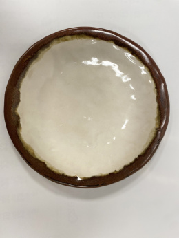 Talerz ceramiczny deserowy z bordową krawędzią 18,5 cm ręcznie robiony